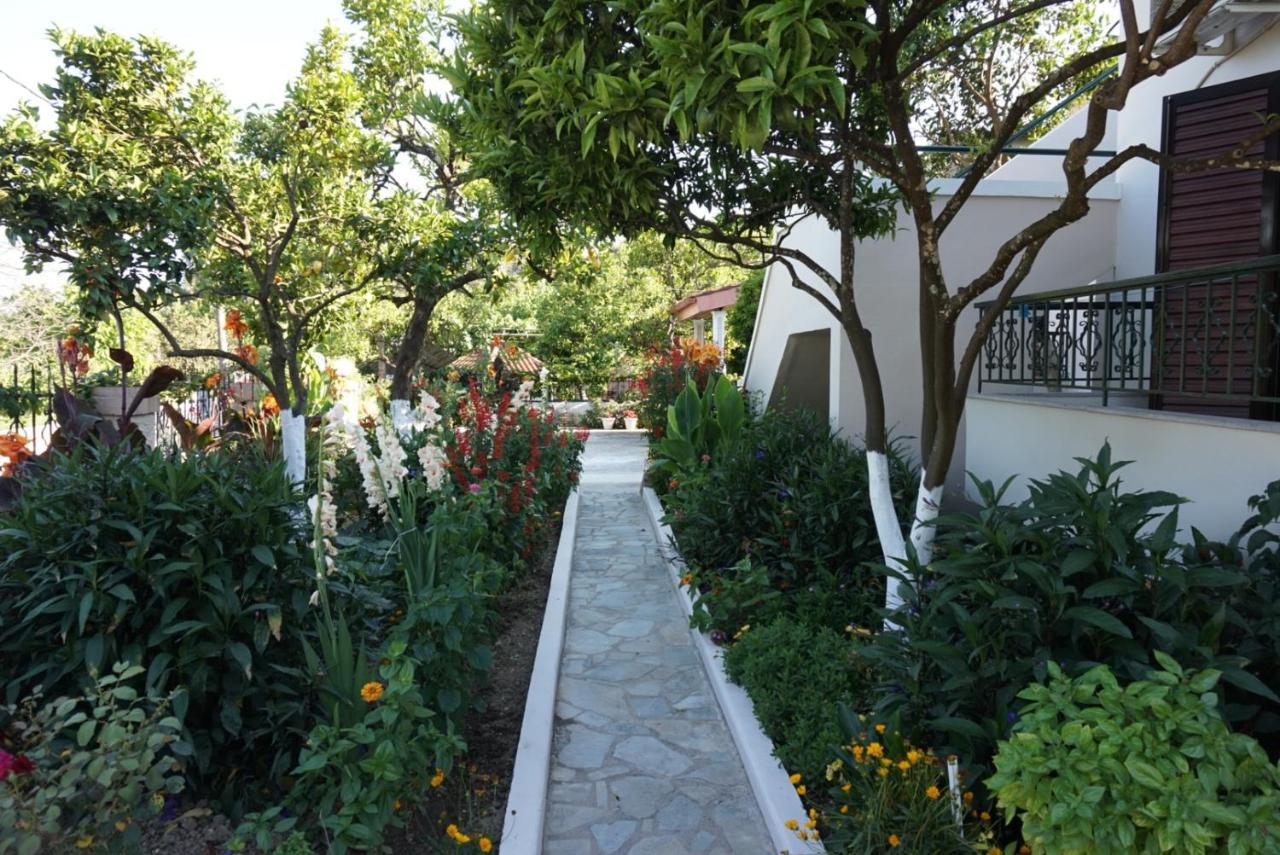 Villa Nikolaou Parga Exteriör bild