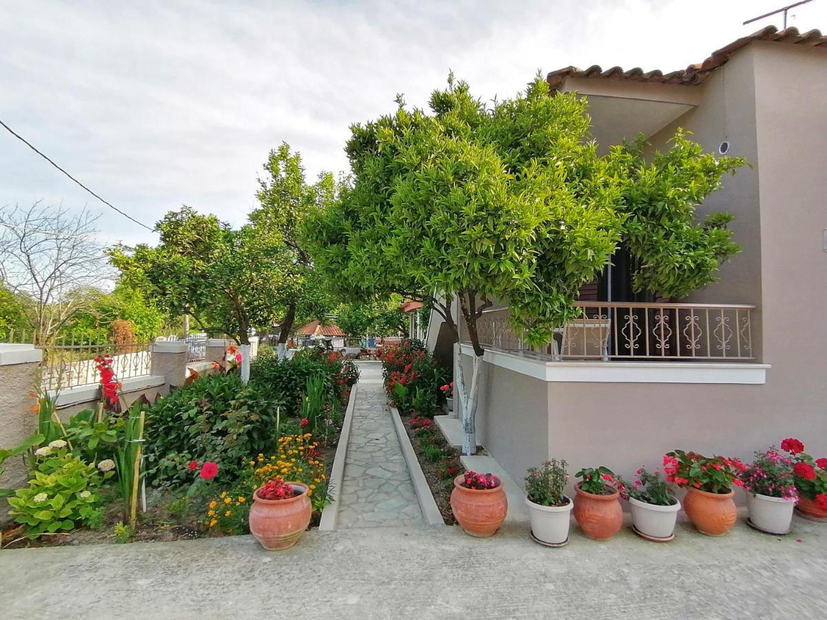 Villa Nikolaou Parga Exteriör bild