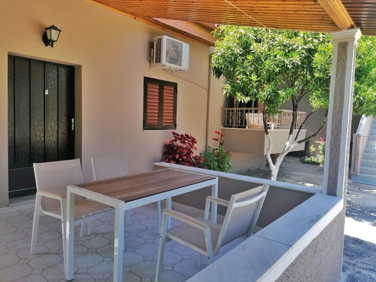 Villa Nikolaou Parga Exteriör bild
