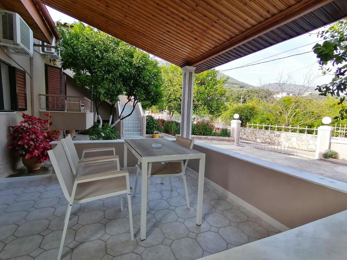 Villa Nikolaou Parga Exteriör bild