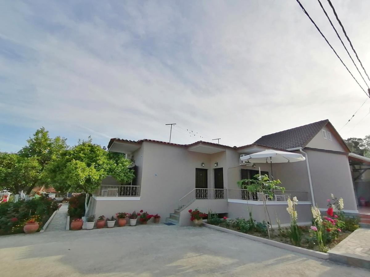 Villa Nikolaou Parga Exteriör bild