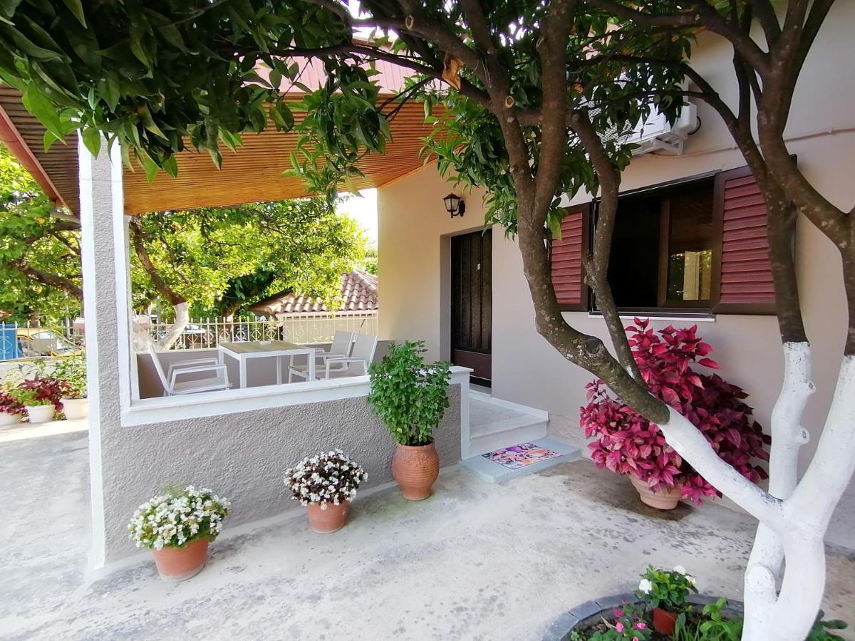 Villa Nikolaou Parga Exteriör bild