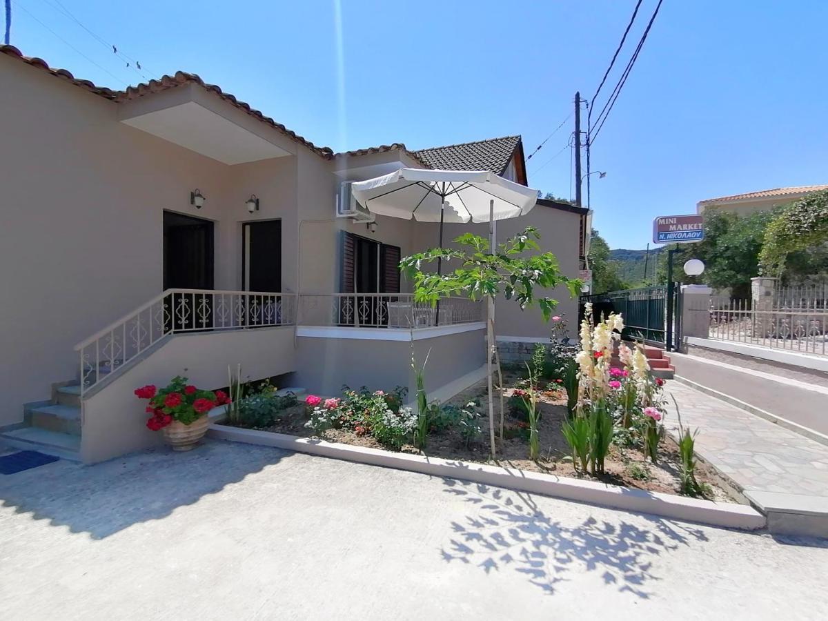 Villa Nikolaou Parga Exteriör bild